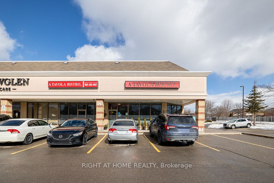 10 Meadowglen Drive 2, Whitby, ON L1R 3P8