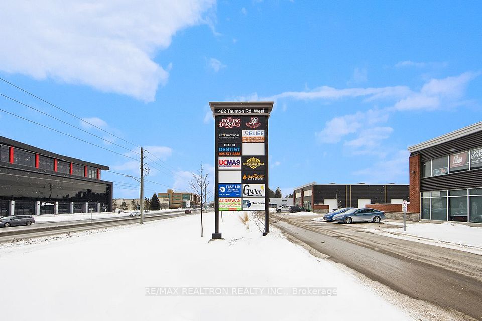 462 Taunton Road W unit 8, Oshawa, ON L1H 7K4