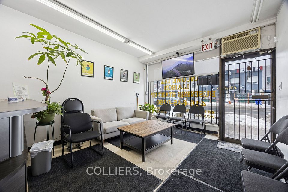 927 Danforth Avenue, Toronto E01, ON M4J 1L8