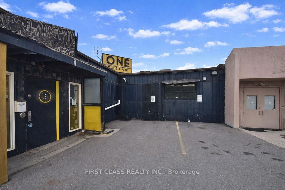 3 Carlaw Avenue 2, Toronto E01, ON M4M 2R6