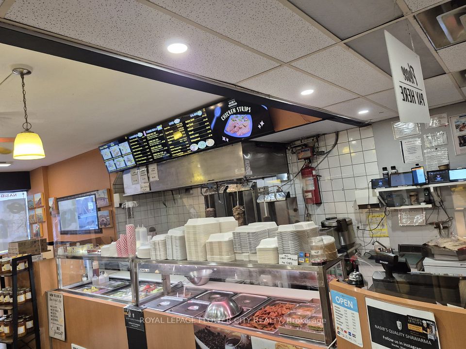 1867 lawrence Avenue E, Toronto E04, ON M1R 2Y3