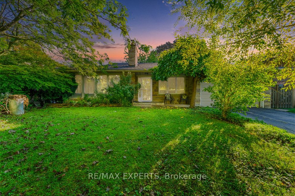 19 Duncombe Boulevard, Toronto, ON M1M 3A4 at 19 Duncombe Boulevard, Toronto, ON M1M 3A4, Toronto E08, ON, M1M 3A4