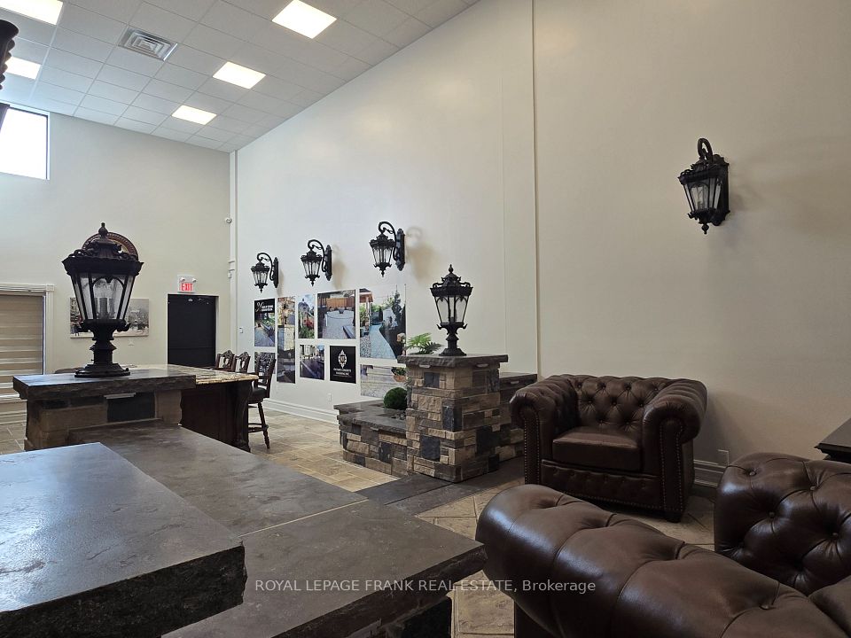 1472 Thornton Road N A2, Oshawa, ON L1H 7K4