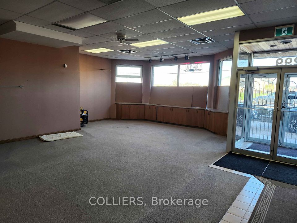 299 Danforth Road, Toronto E04, ON M1L 3X2