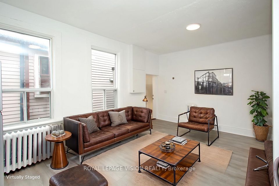 819 Pape Avenue, Toronto E03, ON M4K 3V1