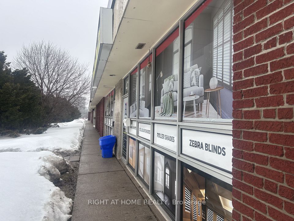 41-43 Estate Drive, Toronto E09, ON M1H 2Z2