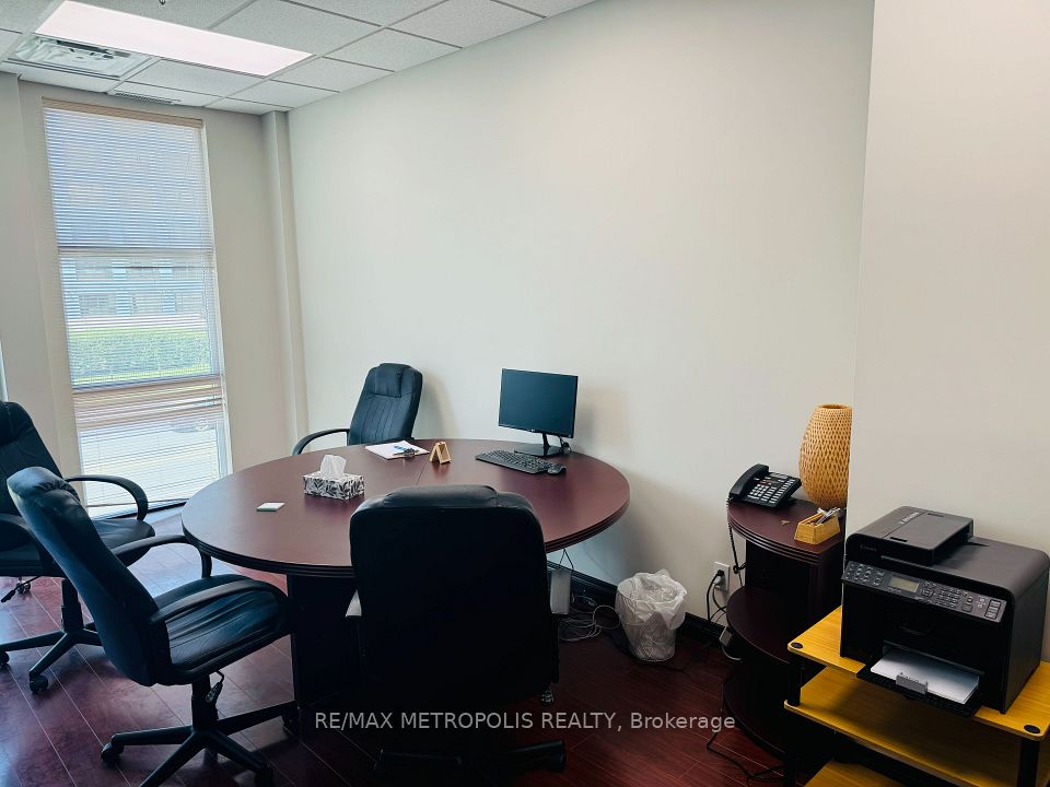 1585 Markham Road 209, Toronto E11, ON M1B 2W1