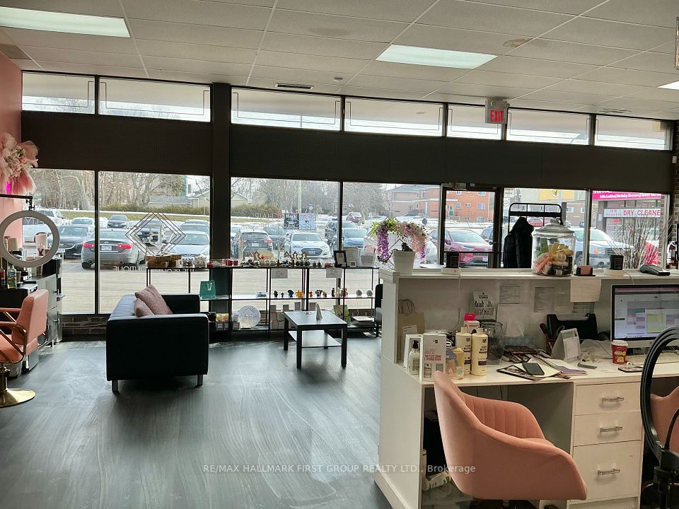 601 Dundas Street W, Whitby, ON L1N 2N3