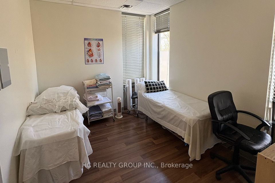 3000 Lawrence Avenue 107, Toronto E09, ON M1P 2V1