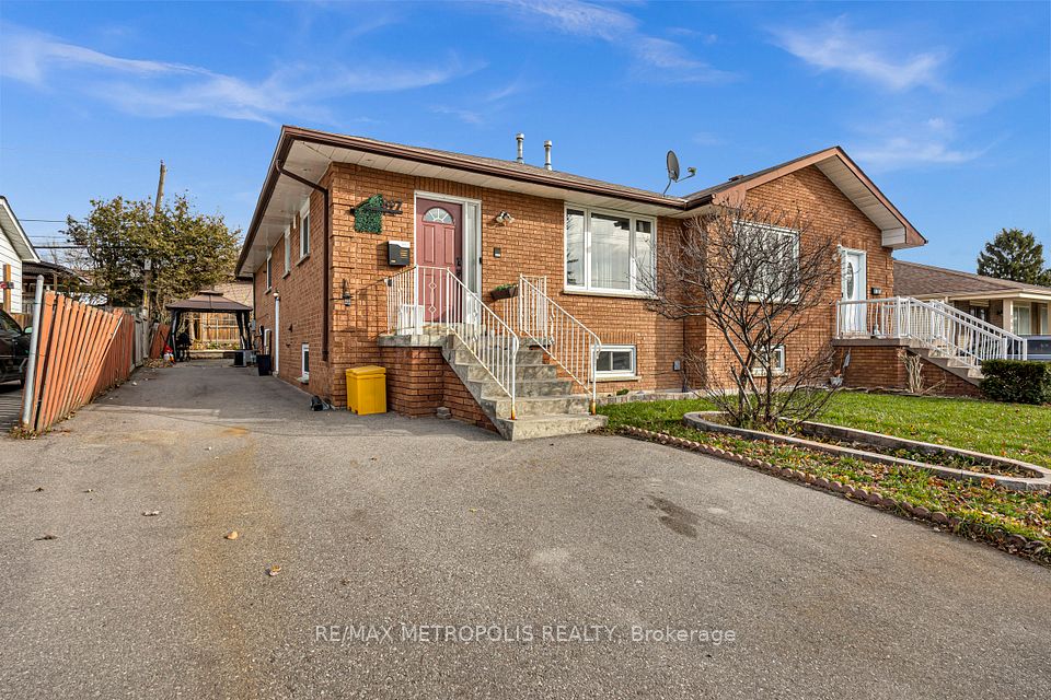 Semi-Detached at 897 Liverpool Road MAIN, Pickering, ON L1W 1S5, Pickering