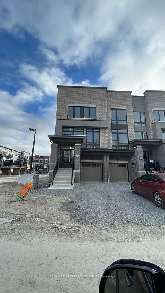 Att/Row/Townhouse at 815 Stanstead Path, Oshawa, ON L1K 3G4, Oshawa