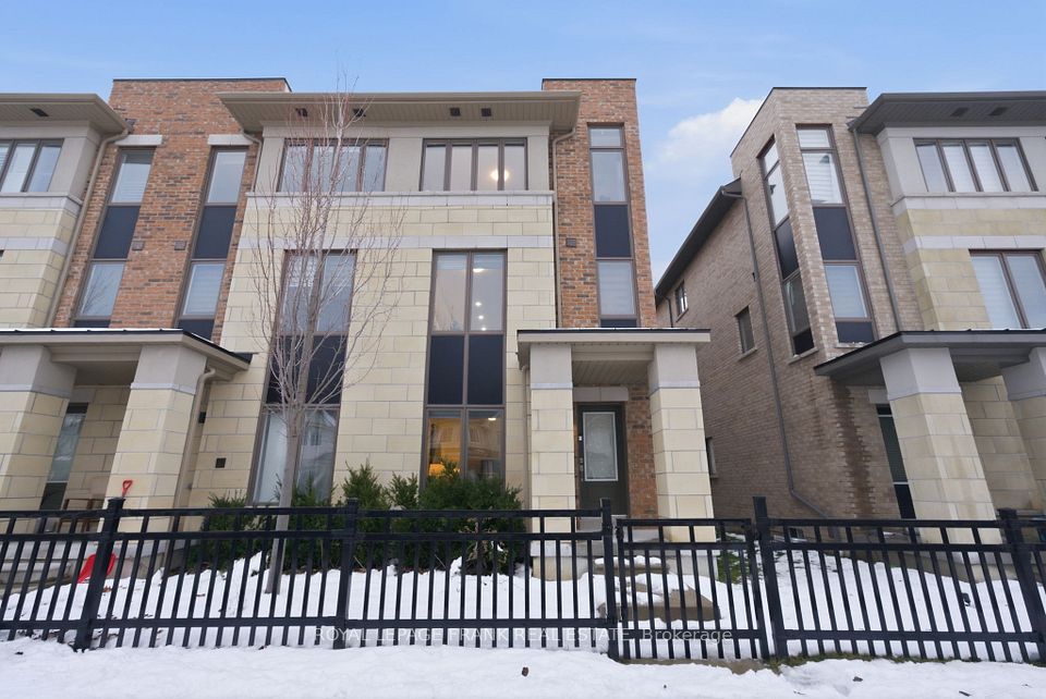 Att/Row/Townhouse at 33 Donald Fleming Way 65, Whitby, ON L1R 0N8, Whitby