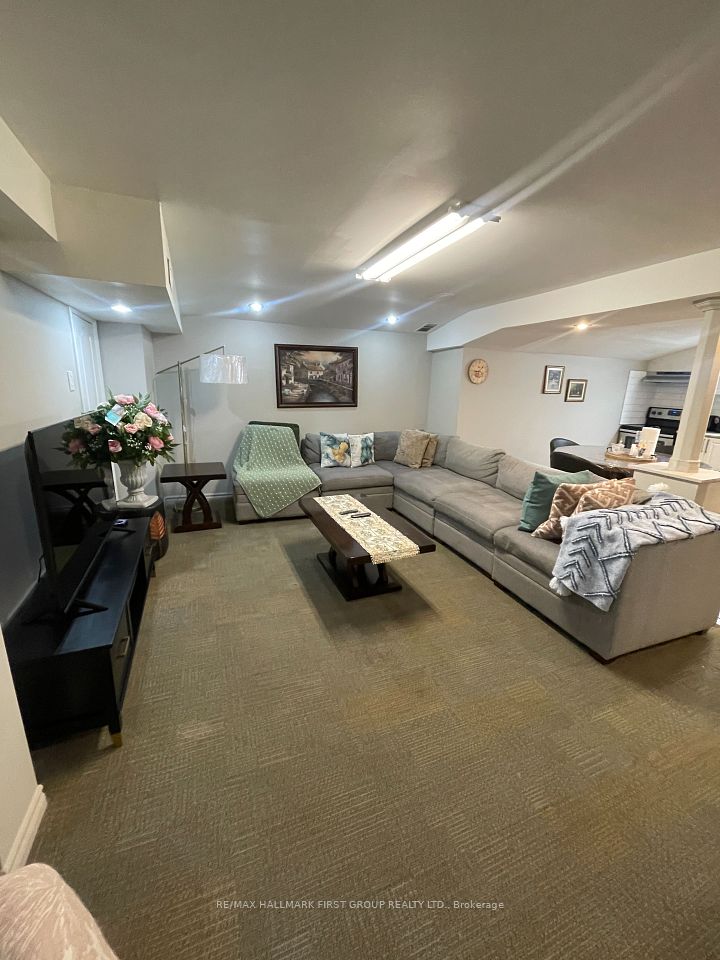 Detached at 1604 Middleton Street, Pickering, ON L1X 2L3, Pickering