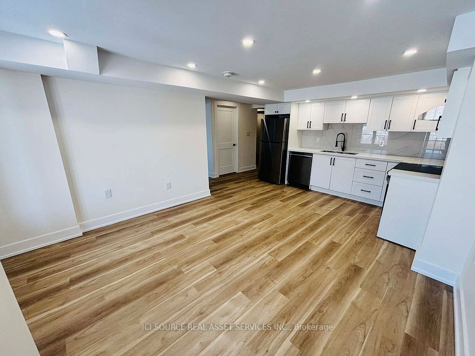 Detached at 3283 Turnstone Boulevard A, Pickering, ON L1X 0M9, Pickering