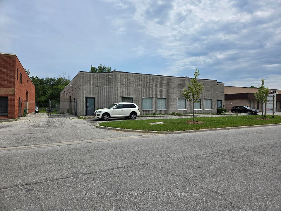 51 Skagway Avenue, Toronto, ON M1M 3T9