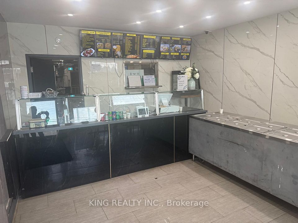 2893 Lawrence Avenue E 11, Toronto E09, ON M1P 2S8