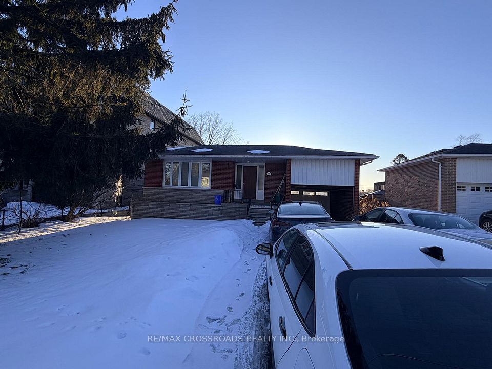 Detached at 804 Fairview Avenue, Pickering, ON L1W 1M8, Pickering