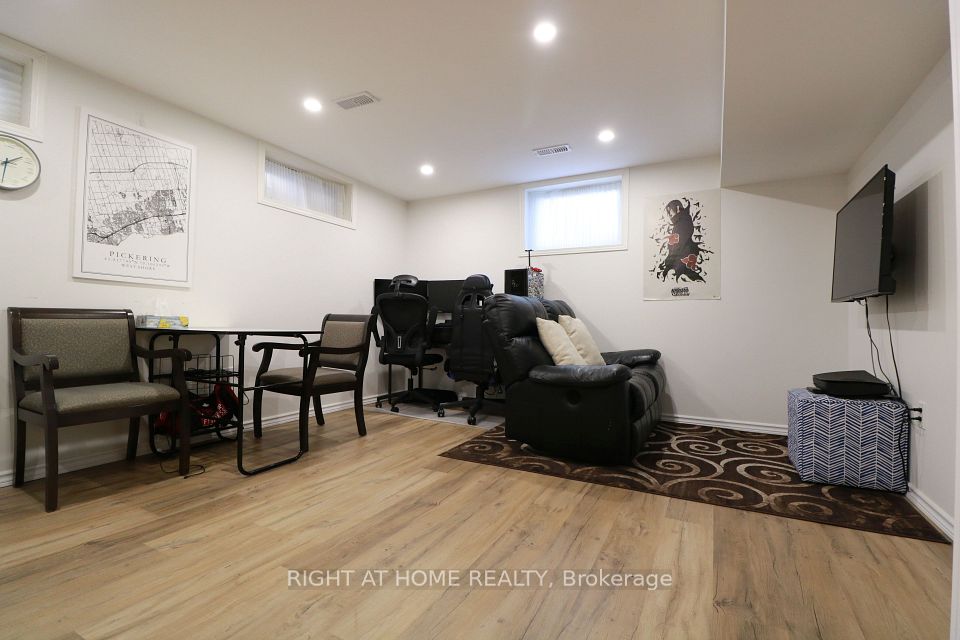 Semi-Detached at 823 Sanok Drive Lower, Pickering, ON L1W 2R1, Pickering