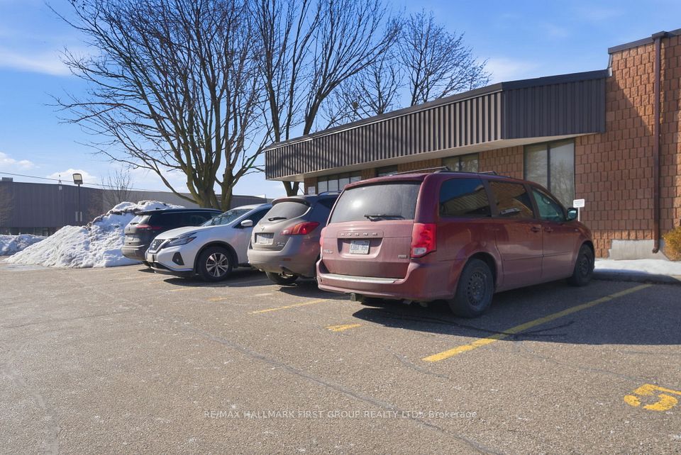 1730 Mcpherson Court #4, Pickering, ON L1W 3E6