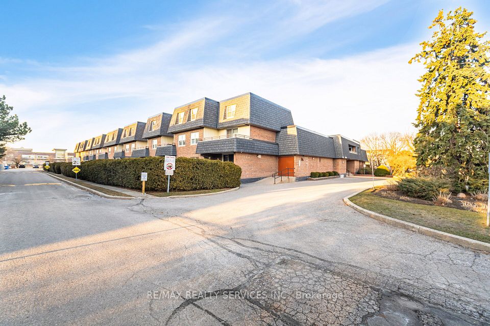 Condo Apartment at 580 Mary Street E 105, Whitby, ON L1N 2R3, Whitby