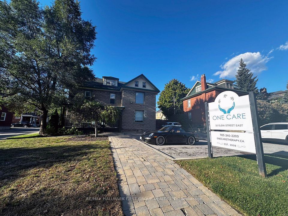 32 Elgin Street E, Oshawa, ON L1G 1T1