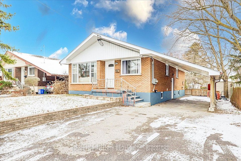 Detached at 284 Adelaide Avenue W Main, Oshawa, ON L1J 2R3, Oshawa