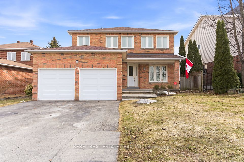 62 Ennisclare Place, Whitby, ON L1R 1S1