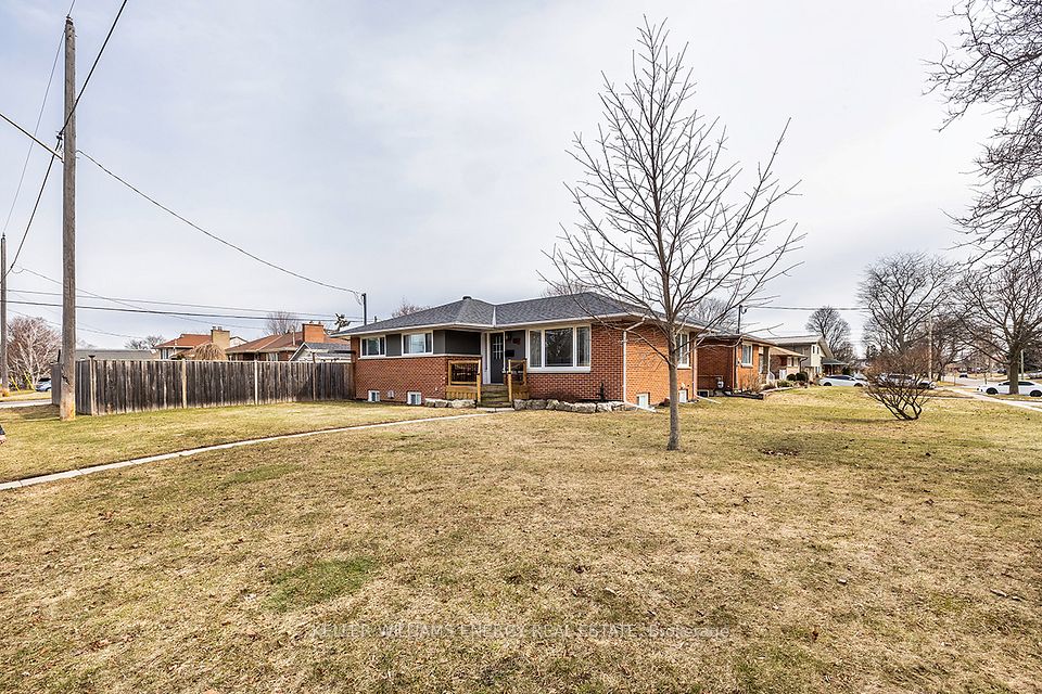 Detached at 487 Cunningham Avenue, Oshawa, ON L1J 3C1, Oshawa