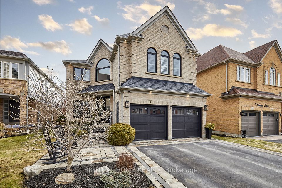 9 Artesian Drive, Whitby, ON L1P 1X7