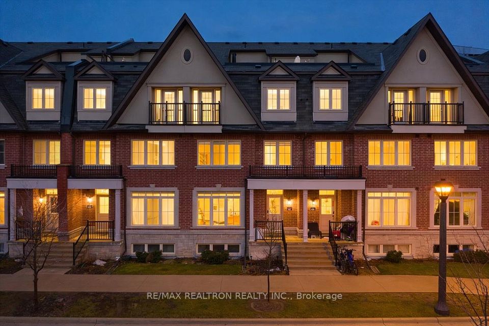 Att/Row/Townhouse at 8 Eaton Park Lane 17, Toronto E05, ON M1W 0A5, Toronto E05