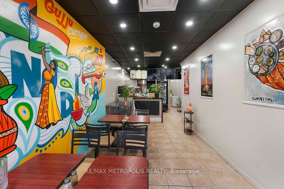 24 Simcoe Street N, Oshawa, ON L1H 8C1