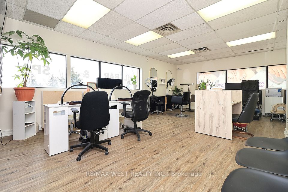 3702 Kingston Road, Toronto E08, ON M1J 3H3