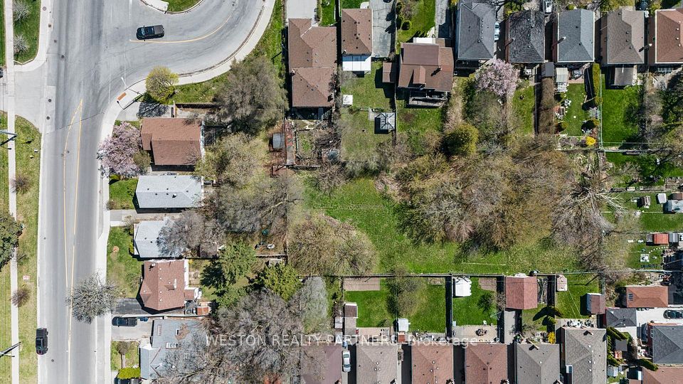 372-374 Kennedy Road, Toronto E04, ON M1K 2A5