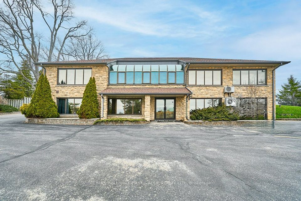 3020 Brock Street N, Whitby, ON L1R 3J7