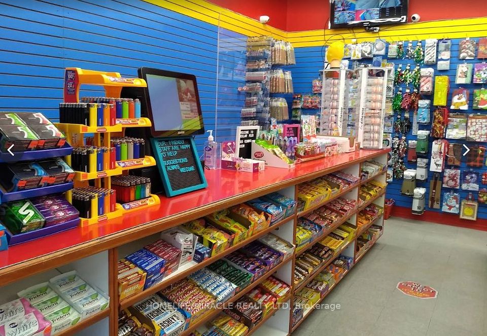 500 Mayfair Avenue, Oshawa, ON L1G 2Y2