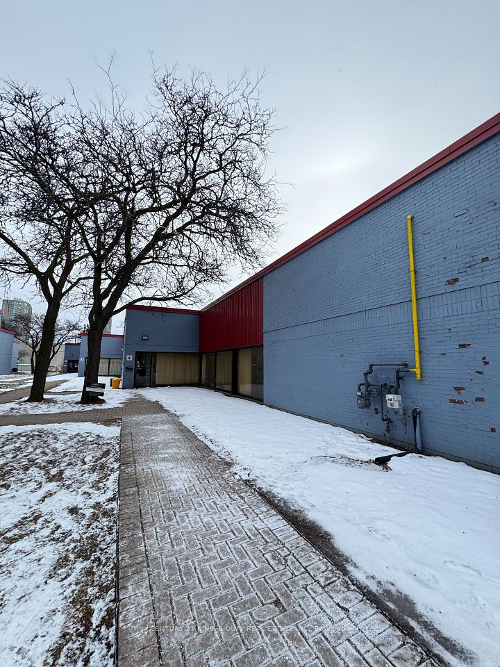 80 Milner Avenue 10, Toronto E07, ON M1S 3P8