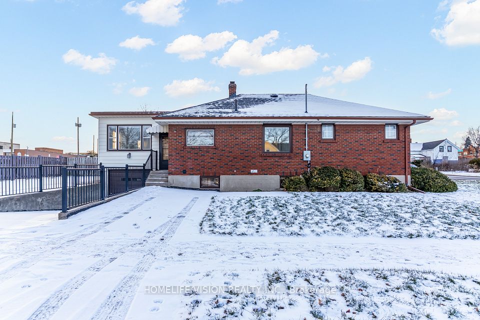 133 Mary Street E, Whitby, ON L1N 2P3