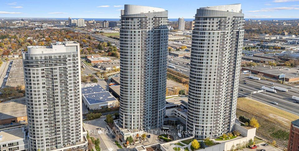 135 Village Green Square, Toronto, ON M1S 0G3 at 135 Village Green Square, Toronto, ON M1S 0G3, Toronto E07, ON, M1S 0G3