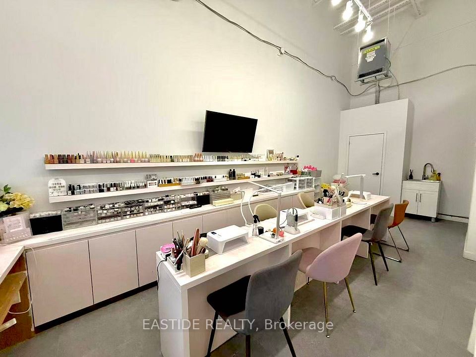 3276 Midland Avenue C-102, Toronto E07, ON M1V 0C8