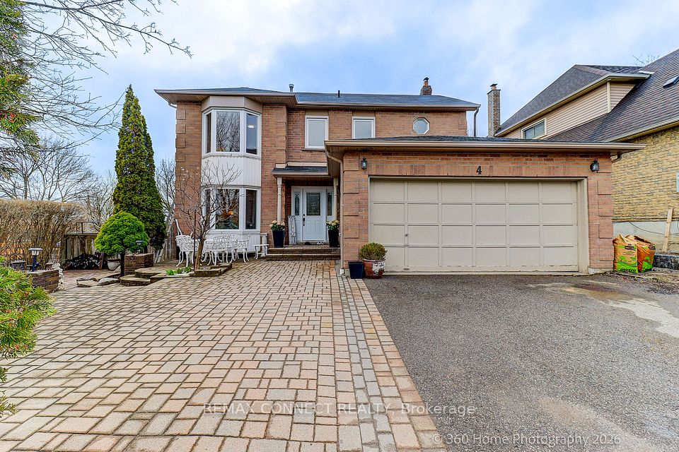 4 Mayflower Street S, Whitby, ON L1N 8B1