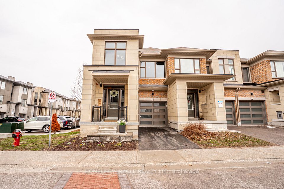 58 Donald Fleming Way 136, Whitby, ON L1R 0N8