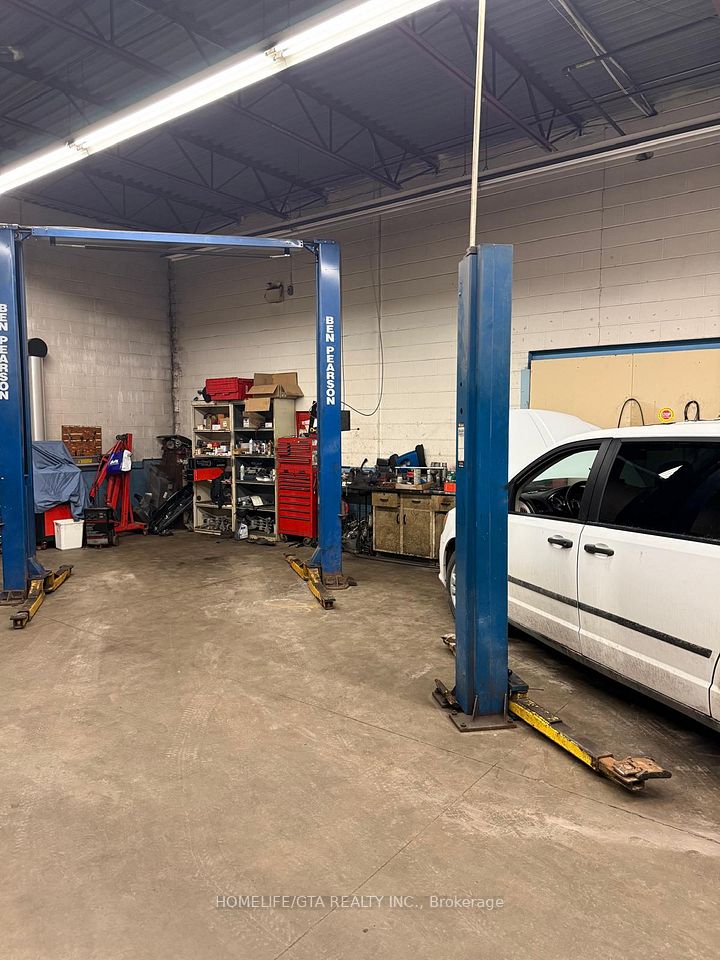 711 Finley Avenue 2, Ajax, ON L1S 3T1