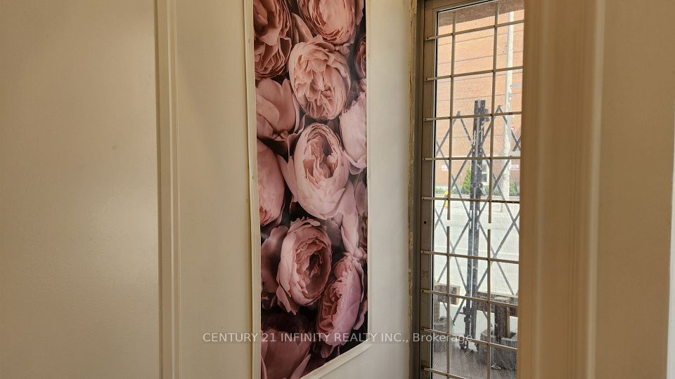 136 Simcoe Street S, Oshawa, ON L1H 4G9