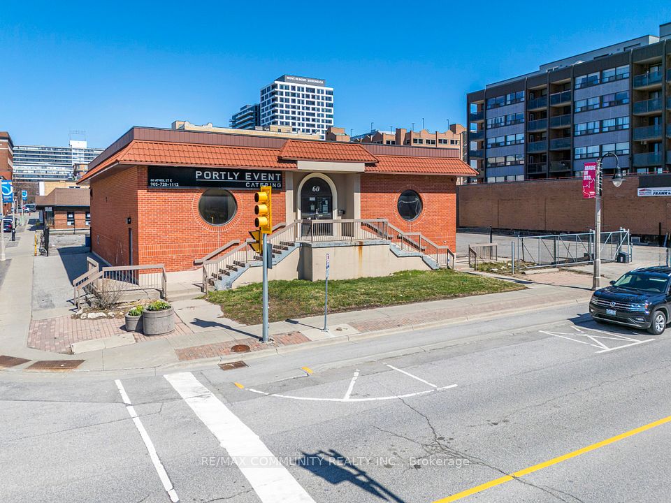 60 Athol Street E, Oshawa, ON L1H 8B7