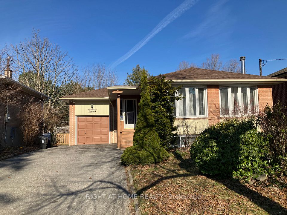 29 Rowatson Road, Toronto E08, ON M1E 1K2