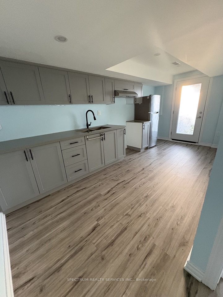 Att/Row/Townhouse at 1816 Silverstone Crescent, Oshawa, ON L1K 3C2, Oshawa