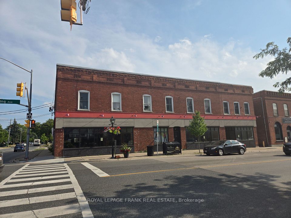 15 King Avenue W B, Clarington, ON L1B 1K9