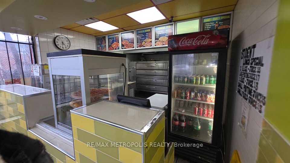 1947 Victoria Park Avenue, Toronto E04, ON M1R 1V1