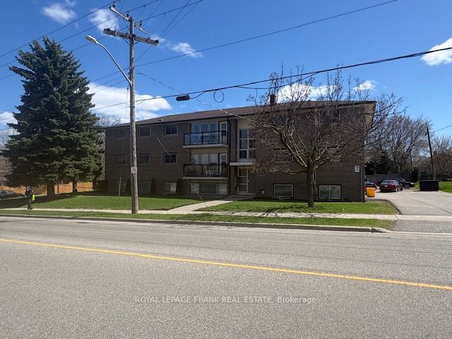 300 Athol Street, Whitby, ON L1N 3Z4