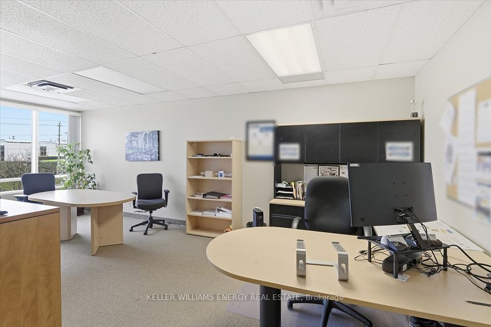 1143 Wentworth Street W 201, Oshawa, ON L1J 8P7